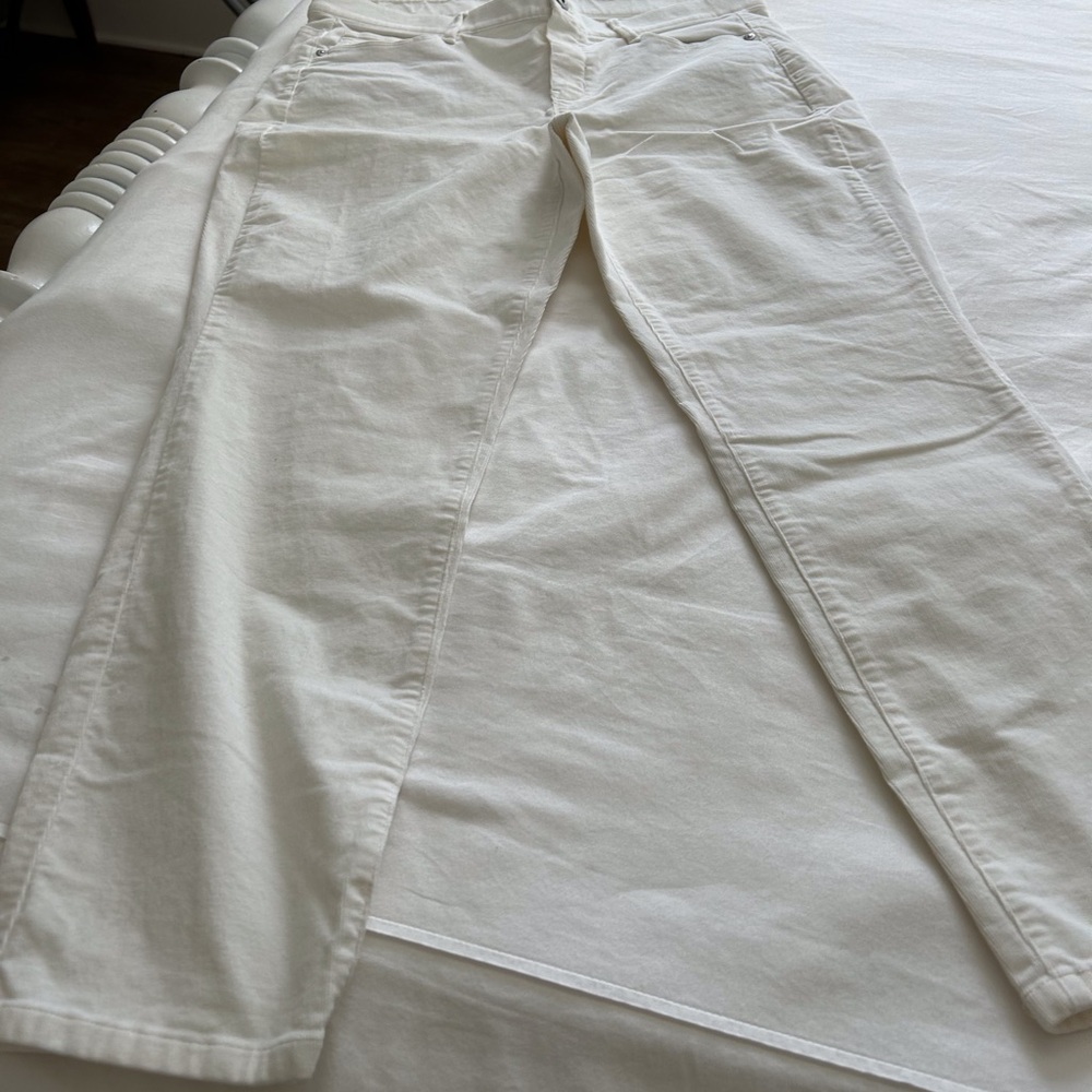 J. Jill Ivory Baby Corduroy Ankle Pants.  Size Medium Petite